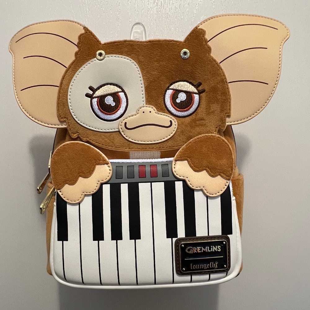 Disney lounge fly, gremlins, gizmo, backpack, purse